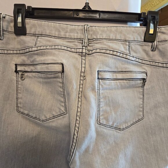 CHICOS PLATINUM LIGHT GREY JEANS SIZE 1 MEDIUM (8) 5 POCKET ANKLE ZIPS STRETCH - Picture 9 of 11